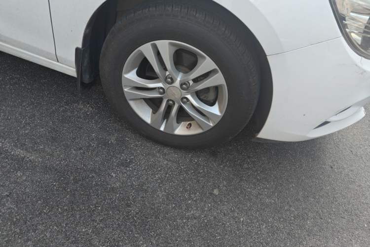 Used Chevrolet Cavalier 2016 1.5L Manual Enjoyment Edition Right Front Wheel Hub