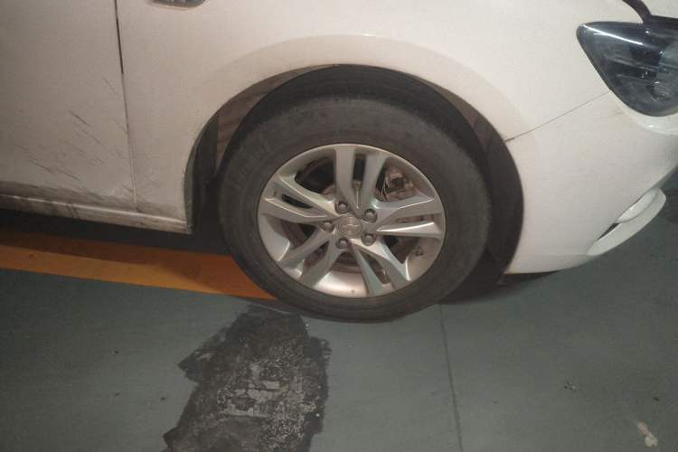 Used Chevrolet Cavalier 2016 1.5L Automatic Xinyue Edition Right Front Wheel Hub