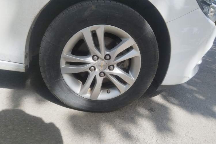 Used Chevrolet Cavalier 2016 1.5L Automatic Xinyue Edition Right Front Wheel Hub