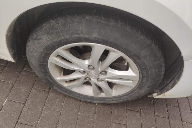 Used Chevrolet Cavalier 2016 1.5L Automatic Xinyue Edition Right Front Wheel Hub