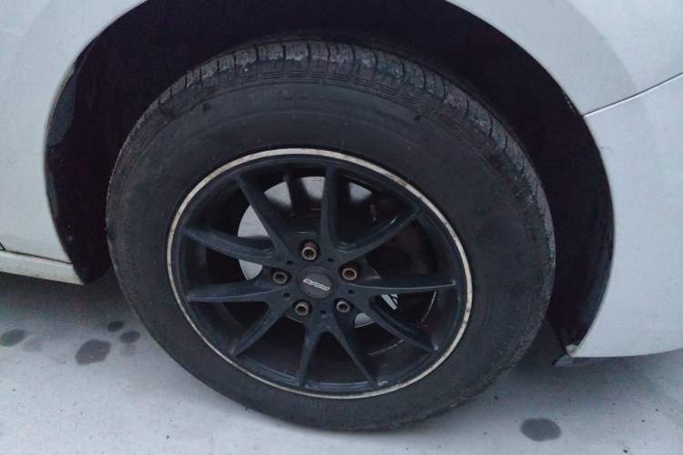 Used Chevrolet Cavalier 2016 1.5L Automatic Enjoyment Edition Right Front Wheel Hub