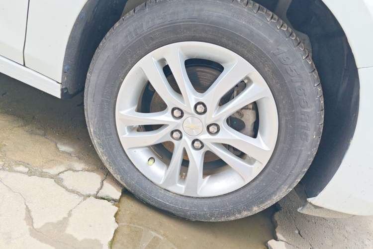 Used Chevrolet Cavalier 2016 1.5L Automatic Xinyue Edition Right Front Wheel Hub