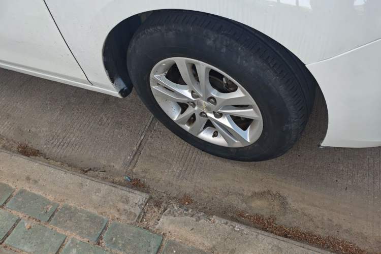 Used Chevrolet Cavalier 2016 1.5L Automatic Xinyue Edition Right Front Wheel Hub