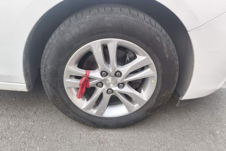 Used Chevrolet Cavalier 2016 1.5L Automatic Xinyue Edition Right Front Wheel Hub