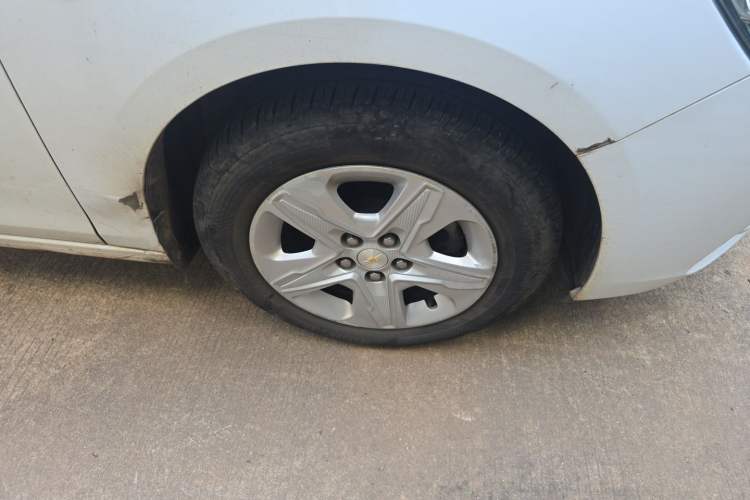 Used Chevrolet Cavalier 2016 1.5L Automatic Enjoyment Edition Right Front Wheel Hub
