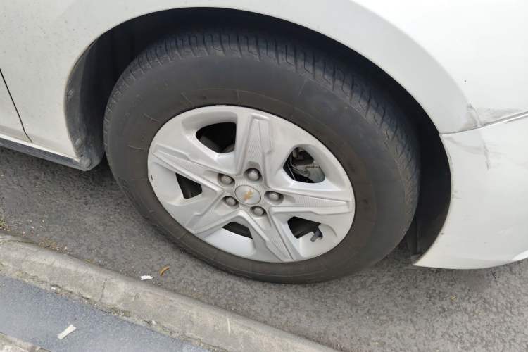 Used Chevrolet Cavalier 2016 1.5L Automatic Enjoyment Edition Right Front Wheel Hub