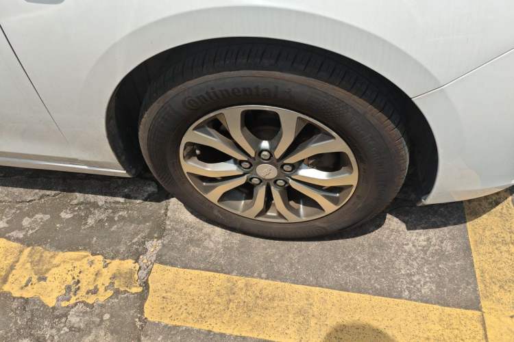 Used Chevrolet Cavalier 2016 1.5L Manual Enjoyment Edition Right Front Wheel Hub