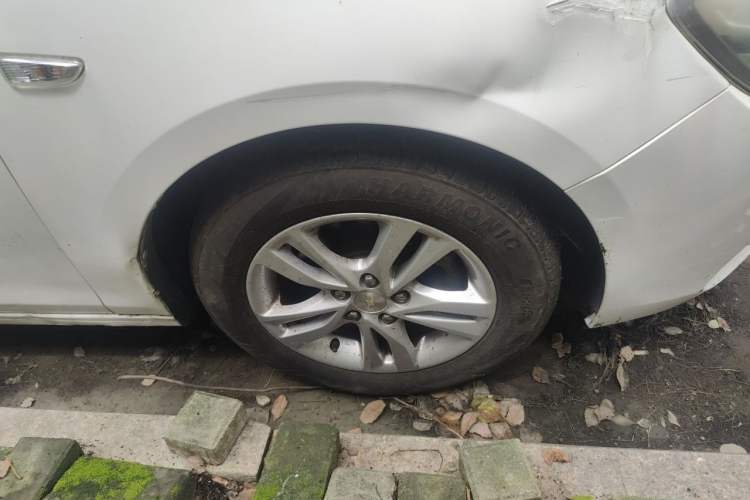 Used Chevrolet Cavalier 2016 1.5L Automatic Xinyue Edition Right Front Wheel Hub