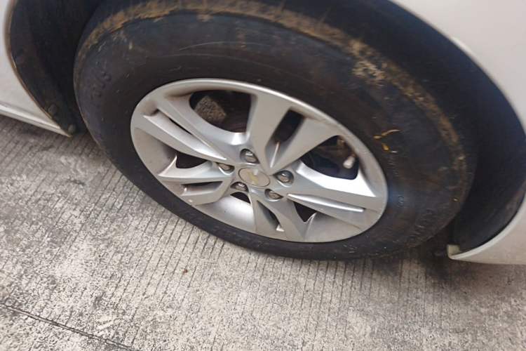 Used Chevrolet Cavalier 2016 1.5L Automatic Xinyue Edition Right Front Wheel Hub