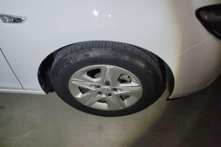 Used Chevrolet Cavalier 2016 1.5L Automatic Enjoyment Edition Right Front Wheel Hub
