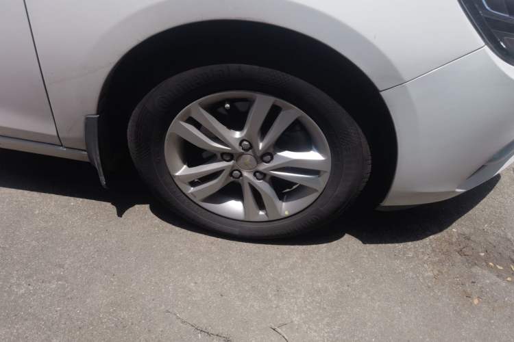 Used Chevrolet Cavalier 2016 1.5L Automatic Xinyue Edition Right Front Wheel Hub