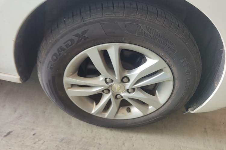 Used Chevrolet Cavalier 2016 1.5L Automatic Xinyue Edition Right Front Wheel Hub