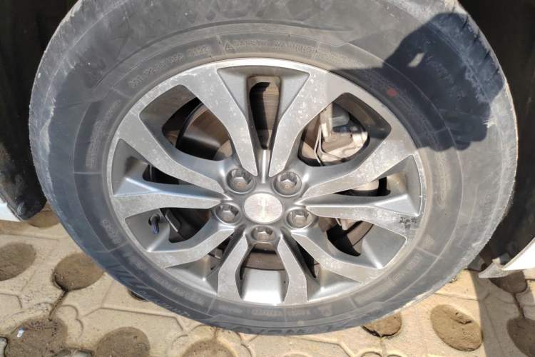 Used Chevrolet Cavalier 2016 1.5L Automatic Xinyue Edition Right Front Wheel Hub