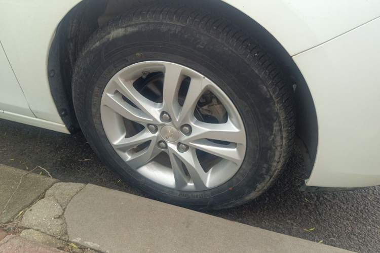 Used Chevrolet Cavalier 2016 1.5L Manual Xinyue Edition Right Front Wheel Hub