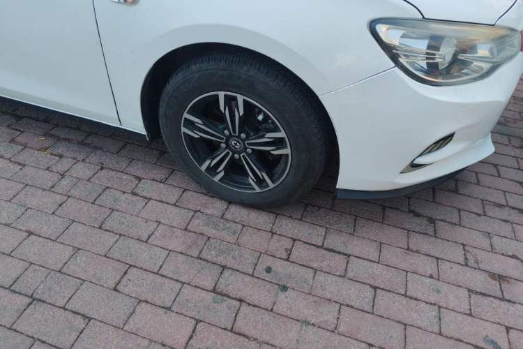 Used Chevrolet Cavalier 2016 1.5L Manual Enjoyment Edition Right Front Wheel Hub