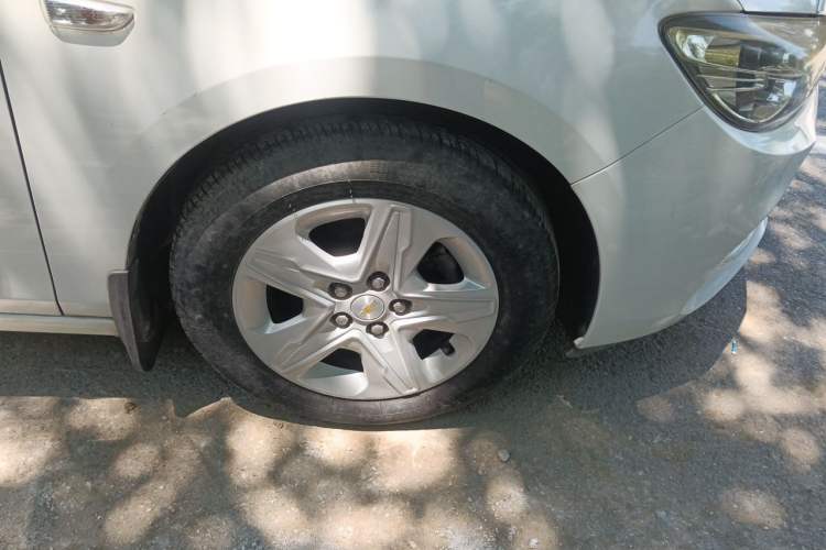 Used Chevrolet Cavalier 2016 1.5L Manual Enjoyment Edition Right Front Wheel Hub