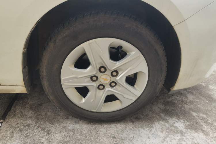Used Chevrolet Cavalier 2016 1.5L Automatic Enjoyment Edition Right Front Wheel Hub