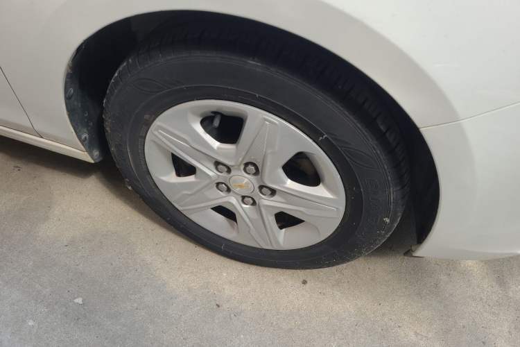 Used Chevrolet Cavalier 2016 1.5L Automatic Enjoyment Edition Right Front Wheel Hub