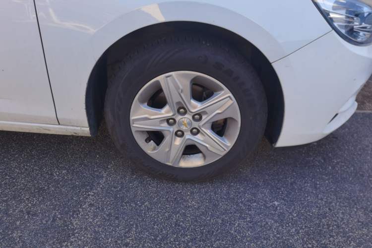 Used Chevrolet Cavalier 2016 1.5L Automatic Enjoyment Edition Right Front Wheel Hub