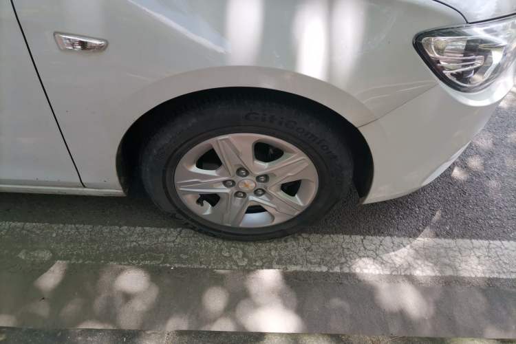Used Chevrolet Cavalier 2016 1.5L Automatic Enjoyment Edition Right Front Wheel Hub