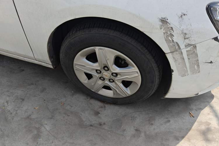 Used Chevrolet Cavalier 2016 1.5L Automatic Enjoyment Edition Right Front Wheel Hub