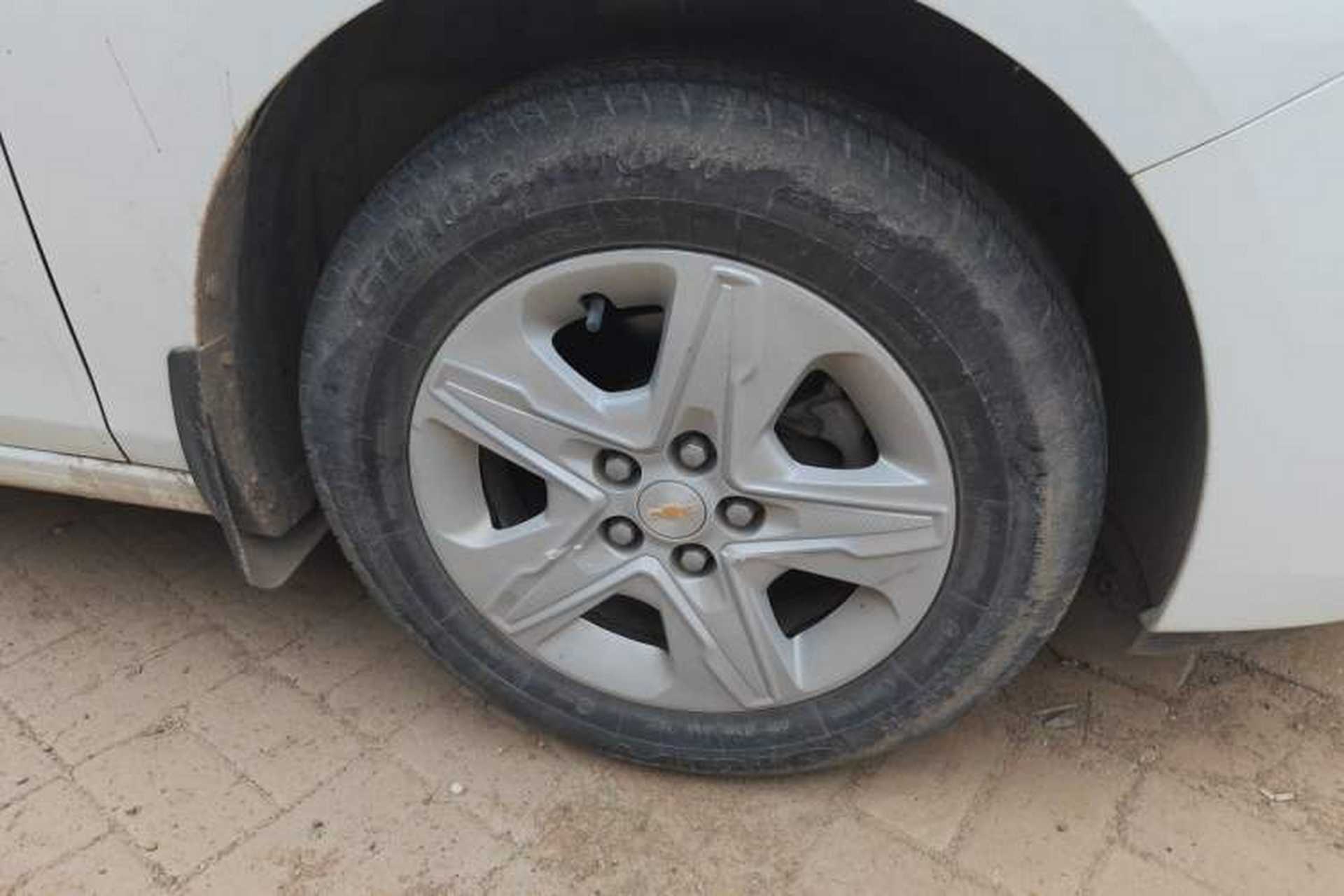 Used Chevrolet Cavalier 2016 1.5L Manual Enjoyment Edition Right Front Wheel Hub