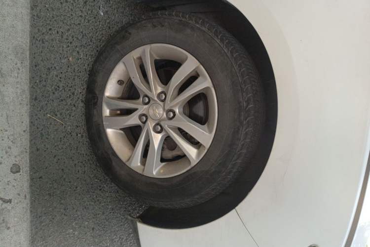 Used Chevrolet Cavalier 2016 1.5L Automatic Xinyue Edition Right Front Wheel Hub