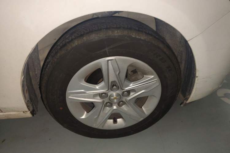 Used Chevrolet Cavalier 2016 1.5L Automatic Enjoyment Edition Right Front Wheel Hub