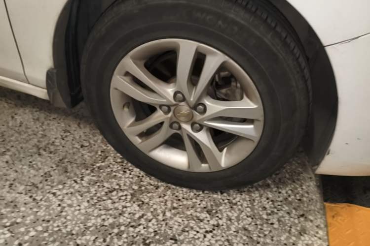 Used Chevrolet Cavalier 2016 1.5L Manual Xinyue Edition Right Front Wheel Hub