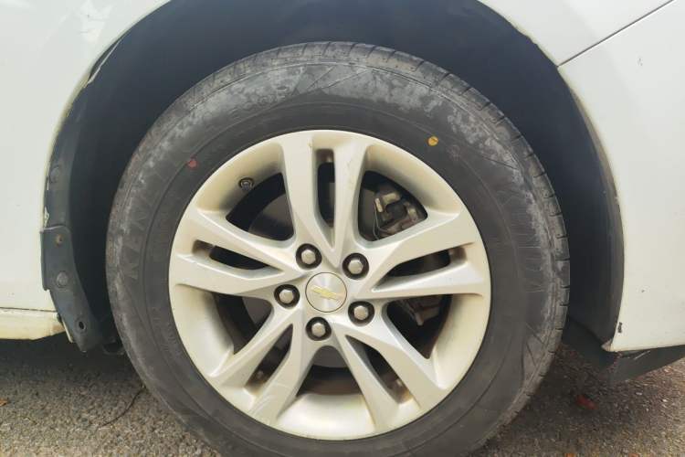 Used Chevrolet Cavalier 2016 1.5L Automatic Xinyue Edition Right Front Wheel Hub