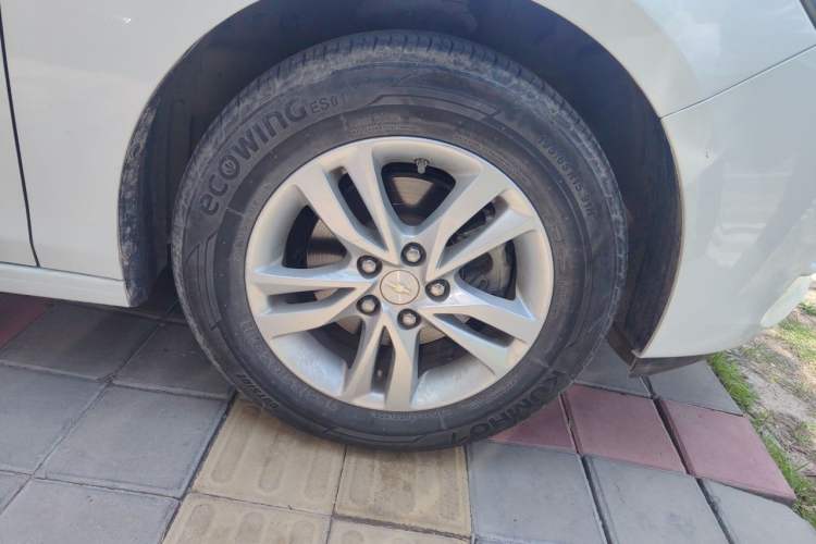 Used Chevrolet Cavalier 2016 1.5L Automatic Xinyue Edition Right Front Wheel Hub