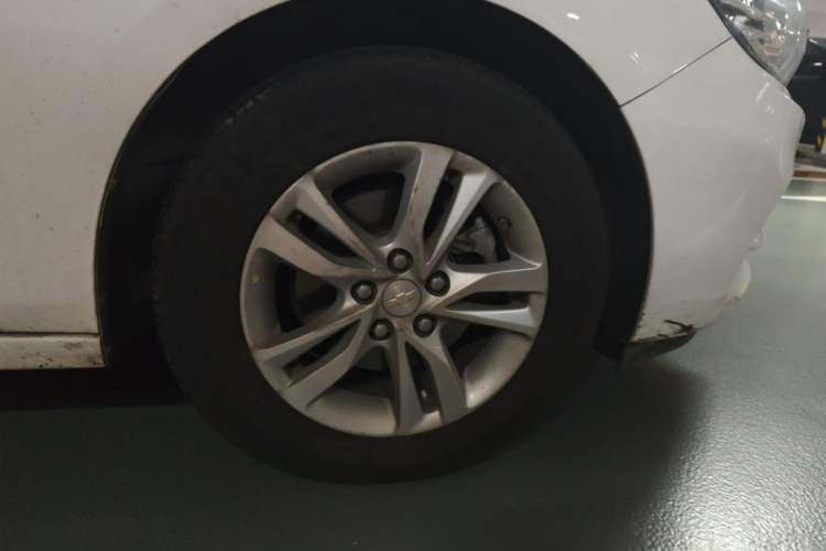 Used Chevrolet Cavalier 2016 1.5L Automatic Xinyue Edition Right Front Wheel Hub