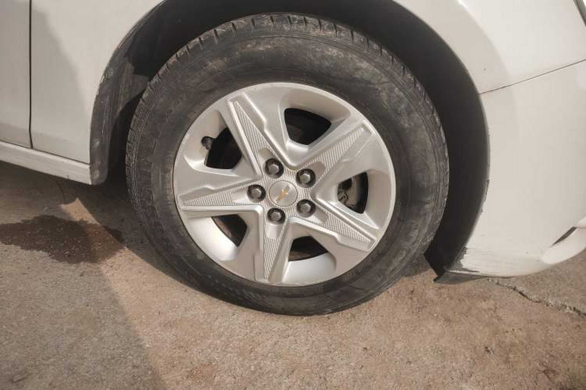 Used Chevrolet Cavalier 2016 1.5L Manual Enjoyment Edition Right Front Wheel Hub