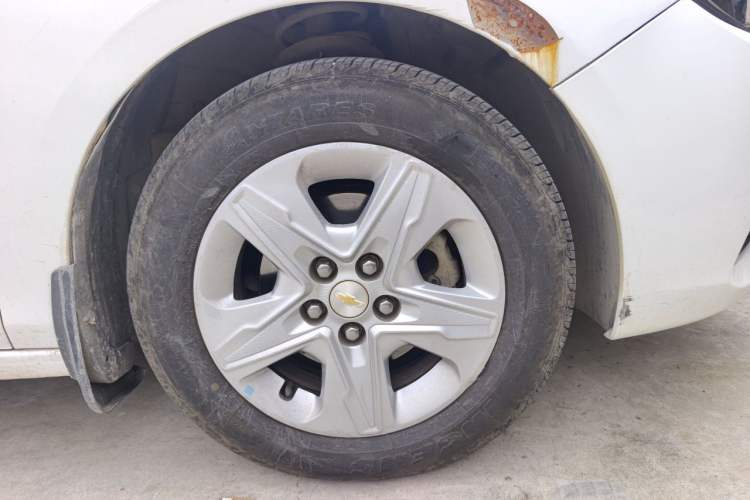 Used Chevrolet Cavalier 2016 1.5L Automatic Enjoyment Edition Right Front Wheel Hub