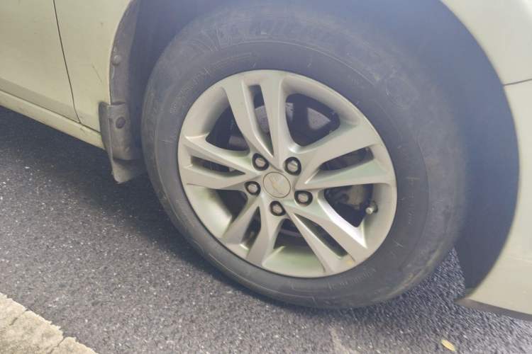 Used Chevrolet Cavalier 2016 1.5L Automatic Enjoyment Edition Right Front Wheel Hub