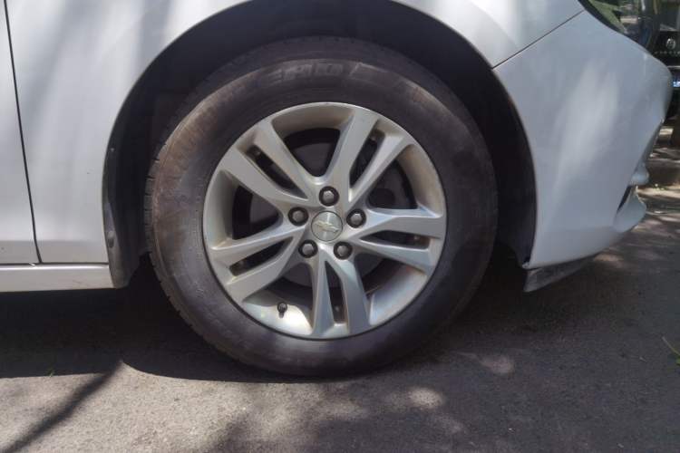 Used Chevrolet Cavalier 2016 1.5L Manual Xinyue Edition Right Front Wheel Hub