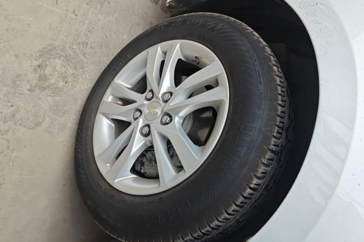 Used Chevrolet Cavalier 2016 1.5L Manual Xinyue Edition Right Front Wheel Hub
