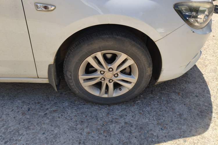 Used Chevrolet Cavalier 2016 1.5L Automatic Xinyue Edition Right Front Wheel Hub