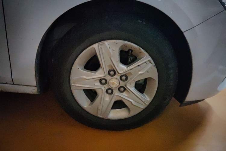 Used Chevrolet Cavalier 2016 1.5L Automatic Enjoyment Edition Right Front Wheel Hub