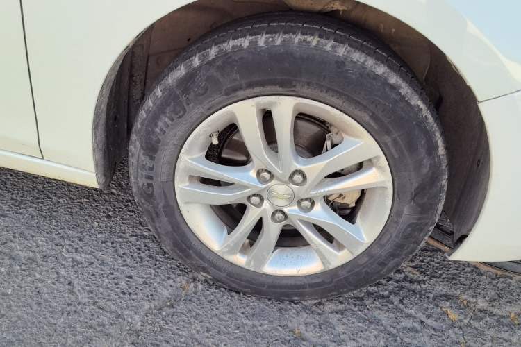 Used Chevrolet Cavalier 2016 1.5L Automatic Xinyue Edition Right Front Wheel Hub