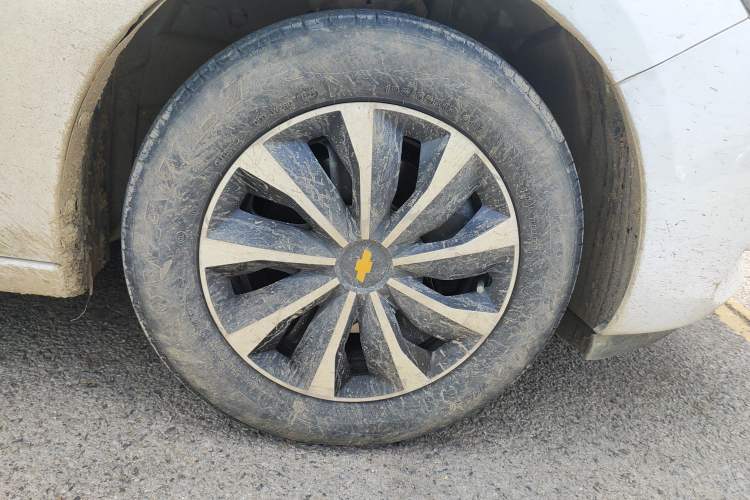 Used Chevrolet Cavalier 2016 1.5L Automatic Enjoyment Edition Right Front Wheel Hub