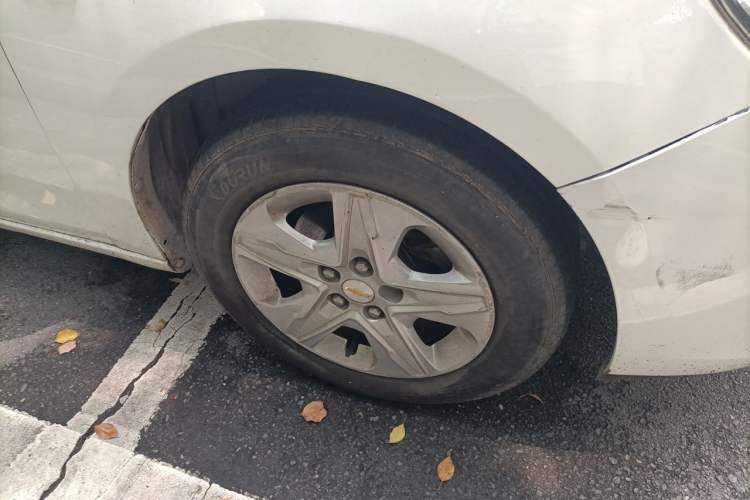 Used Chevrolet Cavalier 2016 1.5L Automatic Enjoyment Edition Right Front Wheel Hub