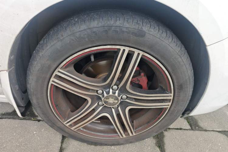 Used Chevrolet Cavalier 2016 1.5L Automatic Xinyue Edition Right Front Wheel Hub