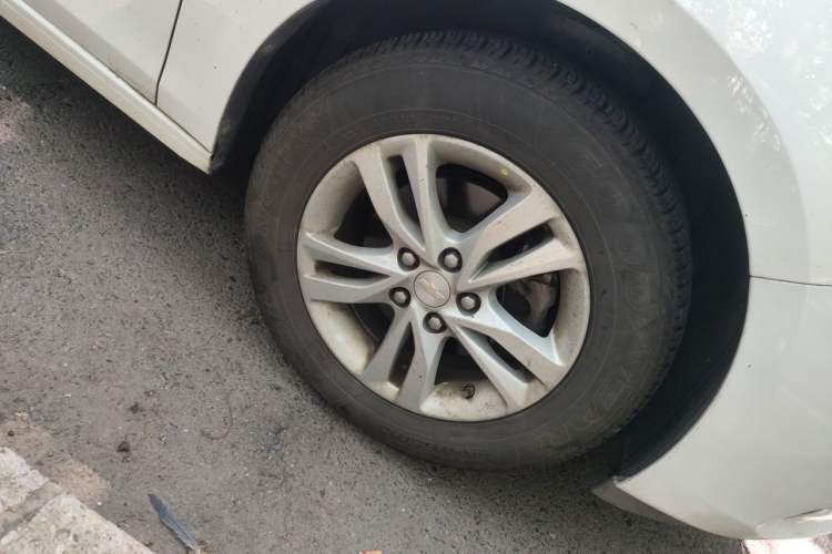 Used Chevrolet Cavalier 2016 1.5L Automatic Xinyue Edition Right Front Wheel Hub
