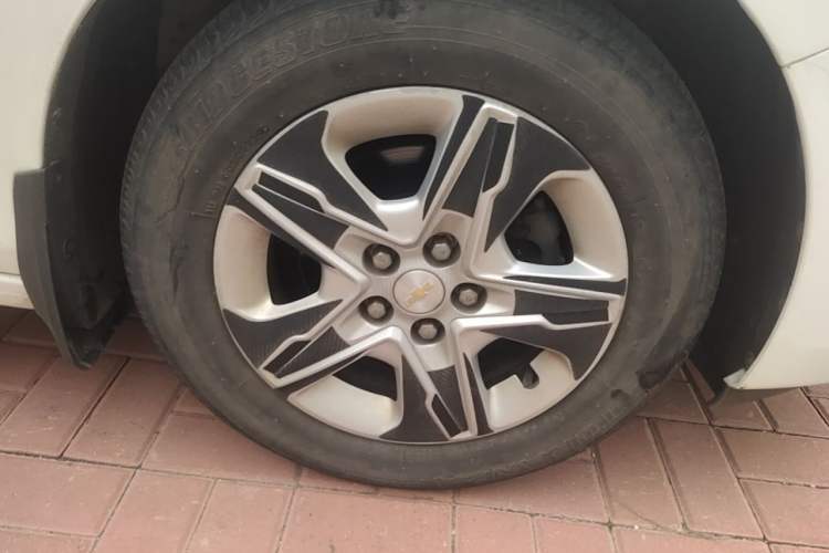 Used Chevrolet Cavalier 2016 1.5L Automatic Enjoyment Edition Right Front Wheel Hub