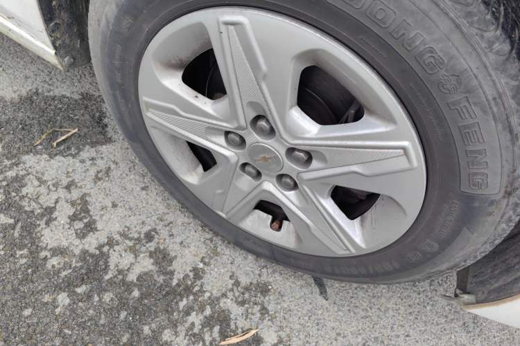 Used Chevrolet Cavalier 2016 1.5L Manual Enjoyment Edition Right Front Wheel Hub