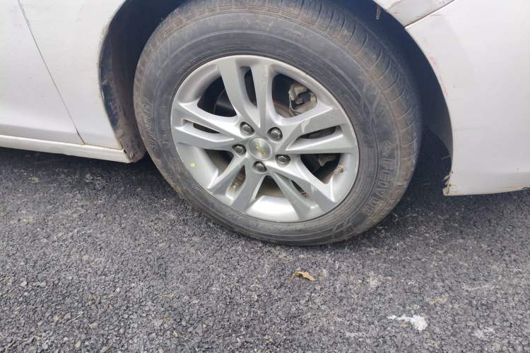 Used Chevrolet Cavalier 2016 1.5L Automatic Xinyue Edition Right Front Wheel Hub