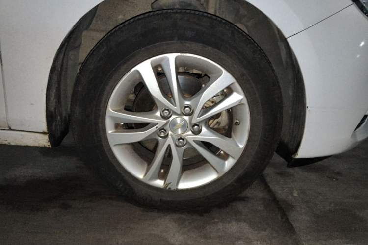 Used Chevrolet Cavalier 2016 1.5L Automatic Xinyue Edition Right Front Wheel Hub