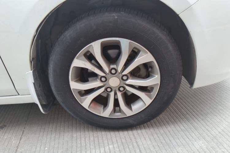 Used Chevrolet Cavalier 2016 1.5L Automatic Enjoyment Edition Right Front Wheel Hub