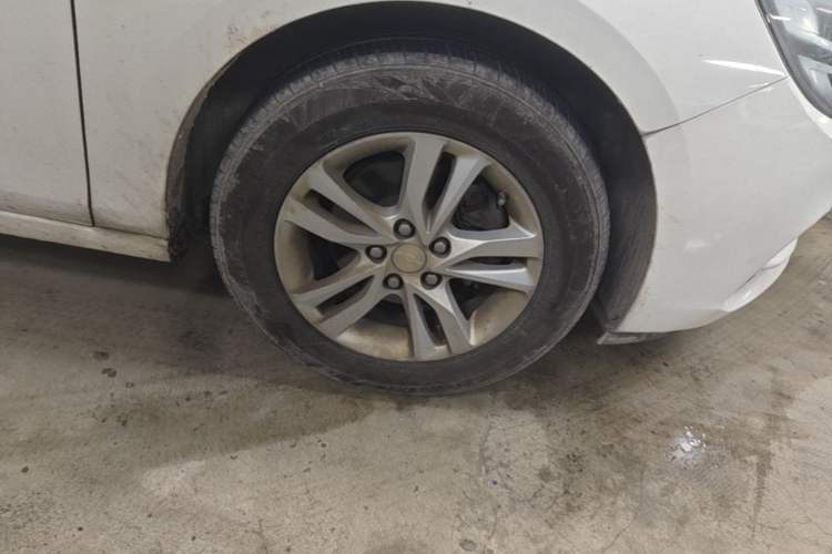 Used Chevrolet Cavalier 2016 1.5L Automatic Xinyue Edition Right Front Wheel Hub
